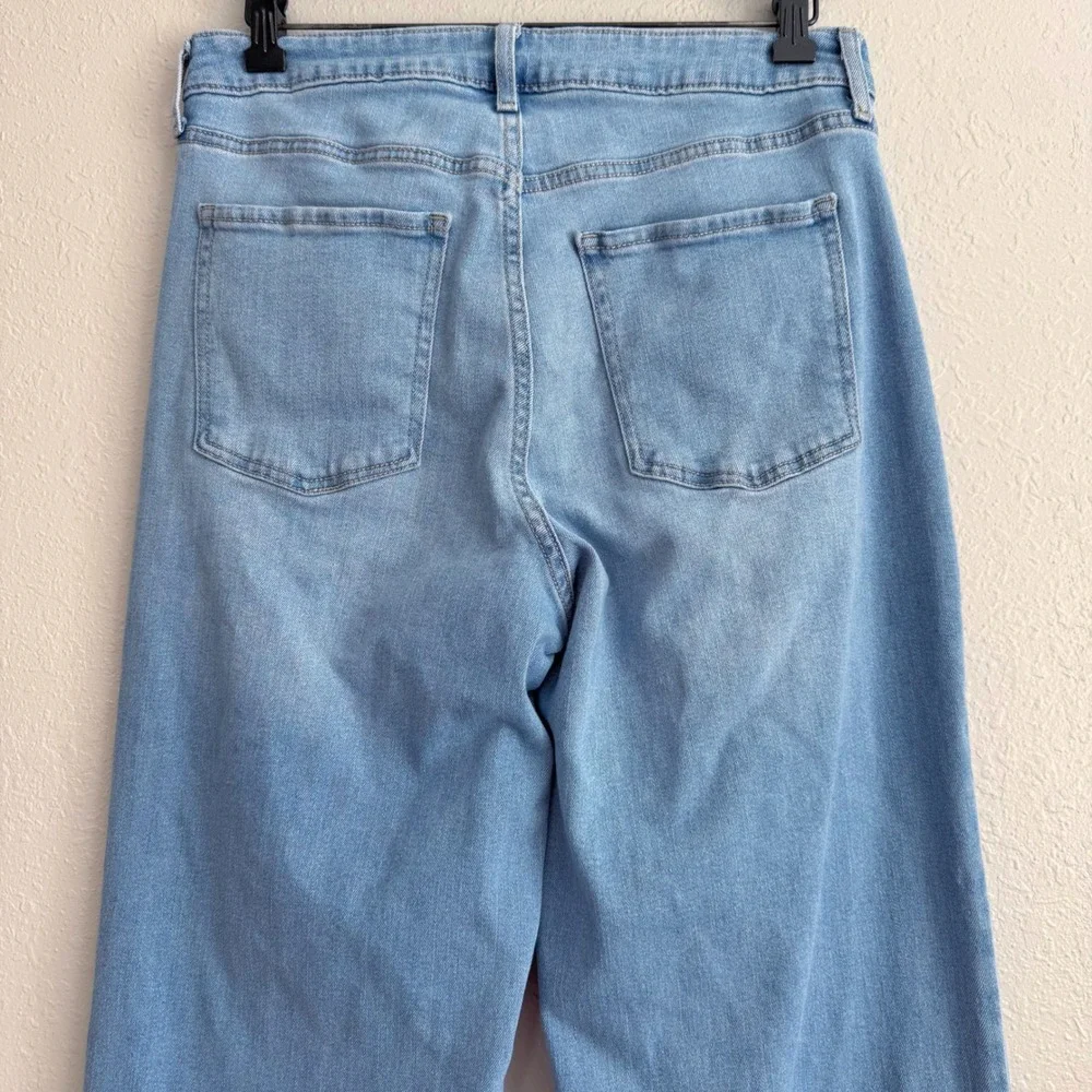 Old Navy Wow Wide Leg High Rise Jeans Light Wash Blue Denim 10